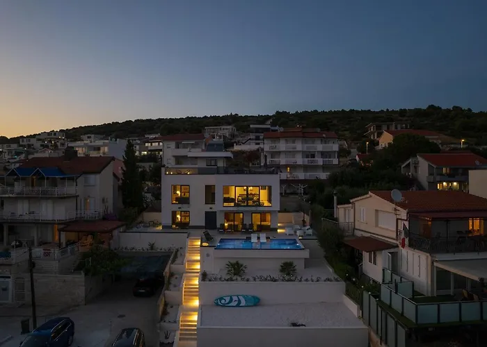 Villa Julian With A Heated Pool