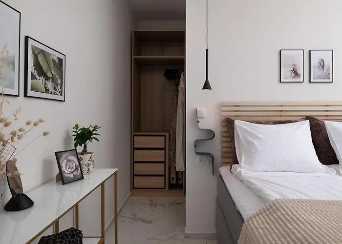 빌라 Julian With A Heated Pool