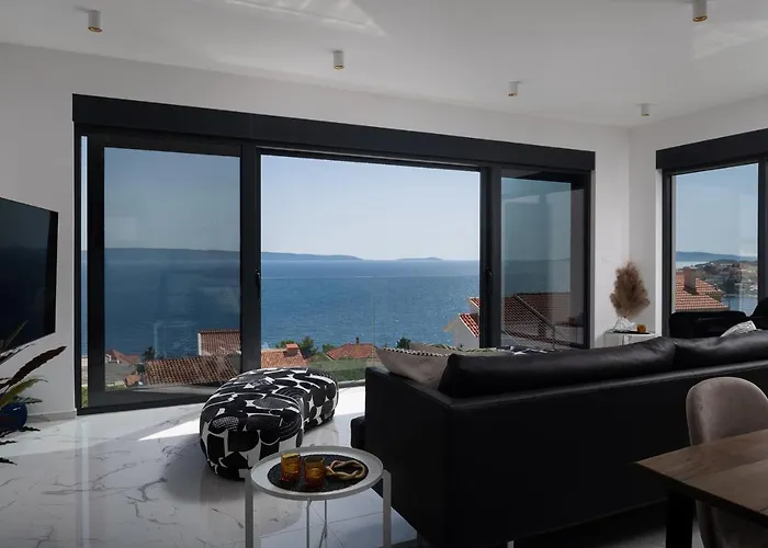 Julian With A Heated Pool *