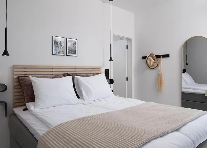 Julian With A Heated Pool * 트로기르