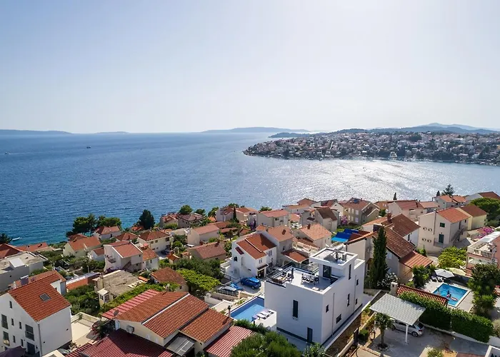 Julian With A Heated Pool * 트로기르