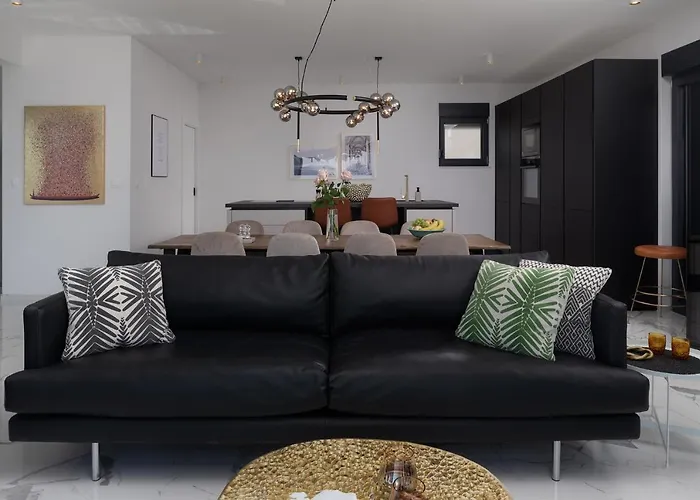 빌라 Julian With A Heated Pool