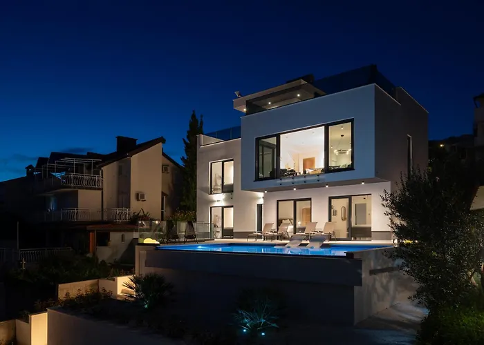 Julian With A Heated Pool Trogir