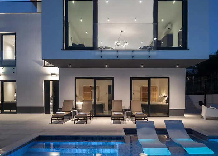 Villa Julian With A Heated Pool Trogir