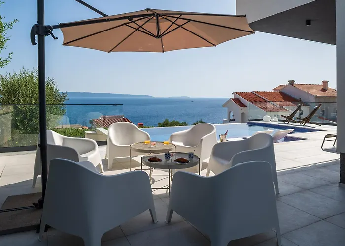 빌라 Julian With A Heated Pool