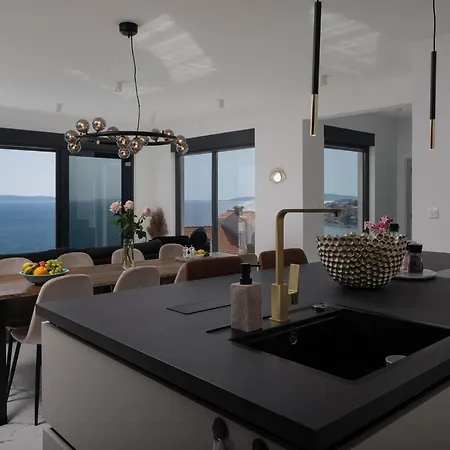 וילה Julian With A Heated Pool