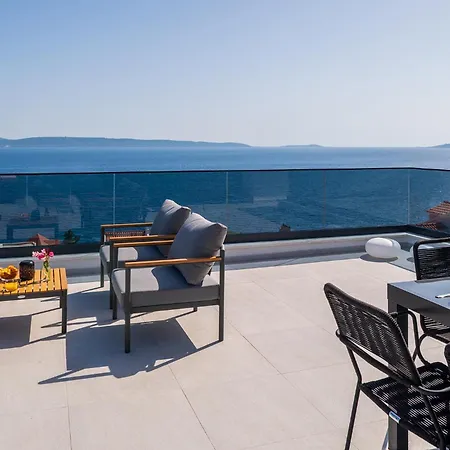 Villa Julian With A Heated Pool *