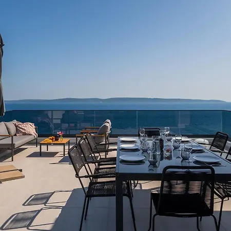 Willa Julian With A Heated Pool Trogir