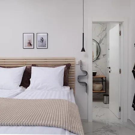 Julian With A Heated Pool וילה *