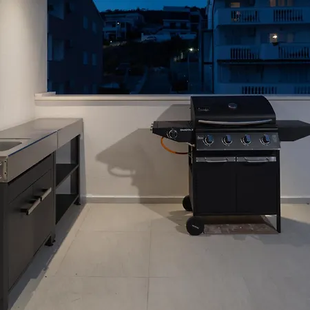 Julian With A Heated Pool *