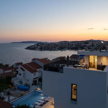 Julian With A Heated Pool Villa Trogir