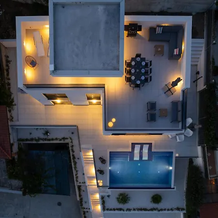 Willa Julian With A Heated Pool *