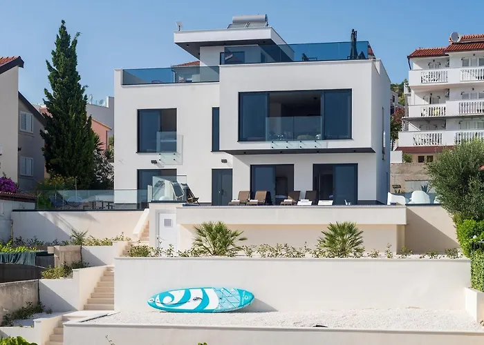 Villa Julian With A Heated Pool *