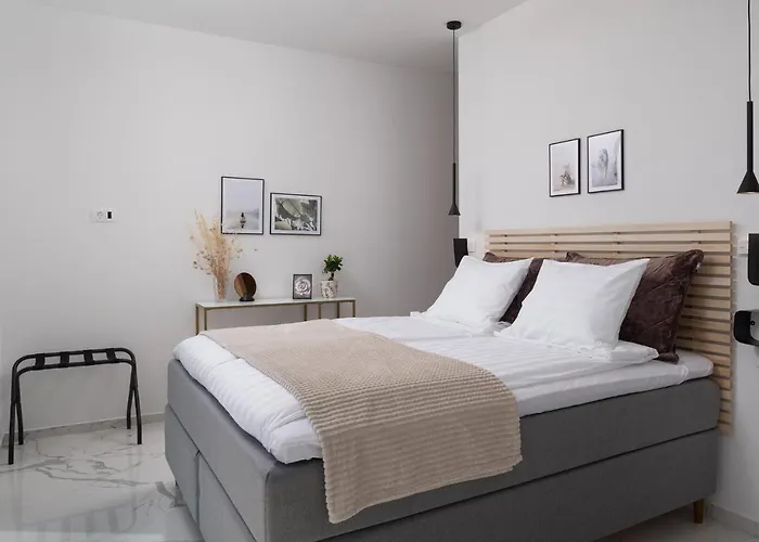 Julian With A Heated Pool Villa Trogir